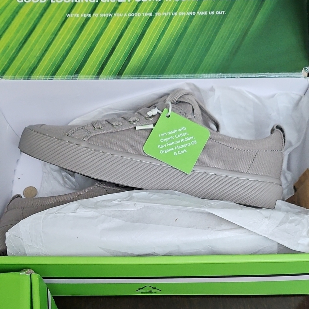 Cariuma Mystic Grey Canvas Sneakers